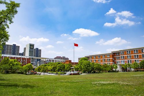 郑州城市职业学院 创新突破启新程，探索现代职教新模式